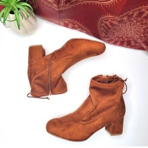 Rouge Helium Rust / Chestnut Vegan Suede Ankle Booties Size 8.5